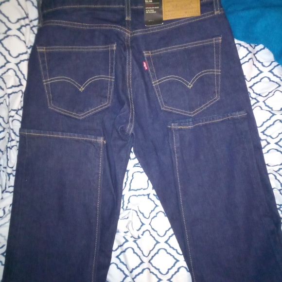 Levis 31x32 - Picture 2 of 3